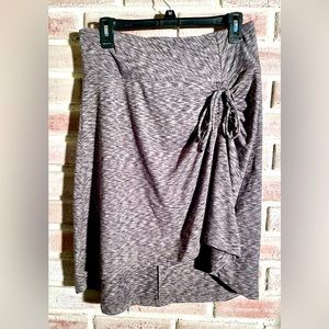 The North Face Cypress skirt with drawstring ruching in front. Size medium